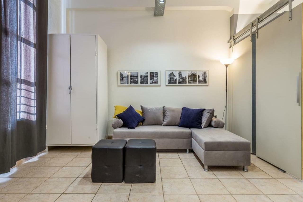דירות אתונה Renovated Loft At The Center Of Monastiraki מראה חיצוני תמונה