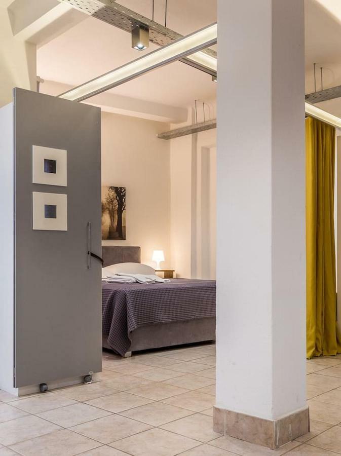 דירות אתונה Renovated Loft At The Center Of Monastiraki מראה חיצוני תמונה