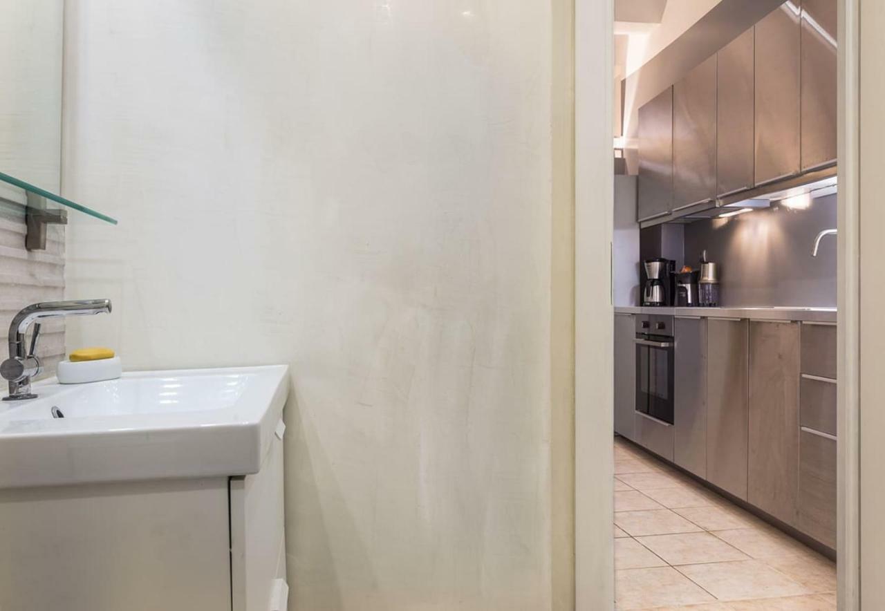דירות אתונה Renovated Loft At The Center Of Monastiraki מראה חיצוני תמונה